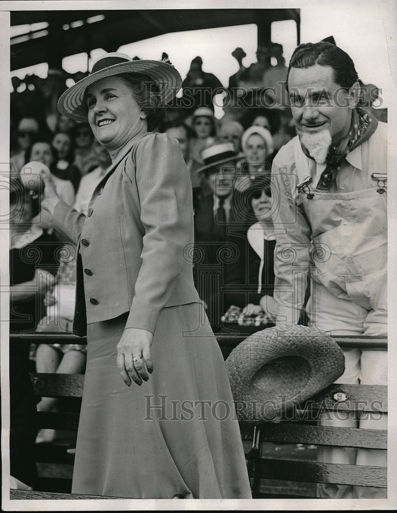 1941 Mrs Heny Wallace throws out 1st ball at Griffith Stadium - Historic Images