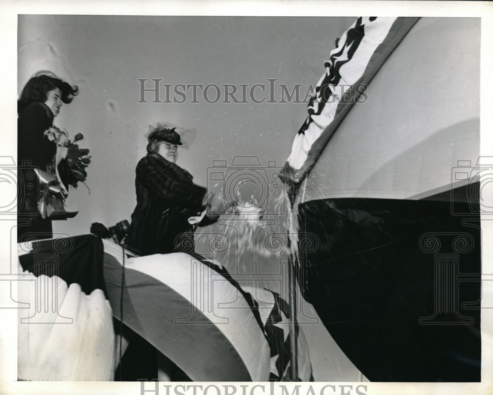 1942 Mrs. Henry Wallace and Jean christening ship-Historic Images