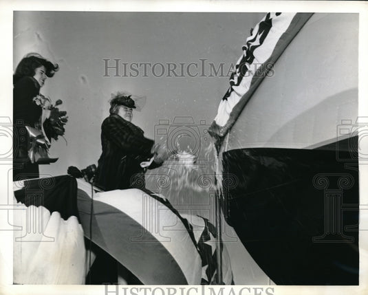 1942 Mrs. Henry Wallace and Jean christening ship-Historic Images