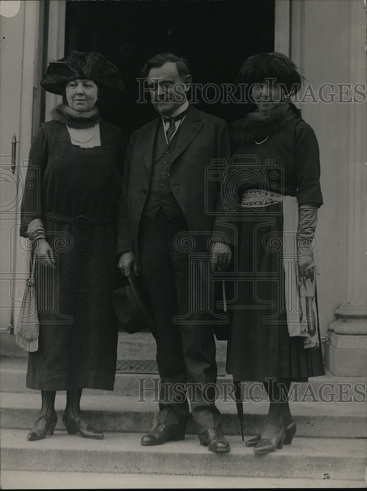 1920 Press Photo Isidore Dockwailer, Mrs Leo Chandlar and Mrs. Williard Doran-Historic Images