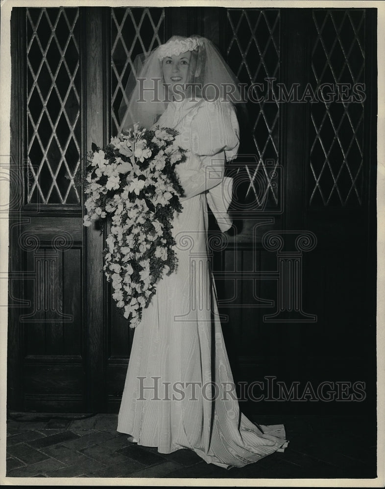 1935 Mrs. Stephen Bosustow after her wedding - Historic Images