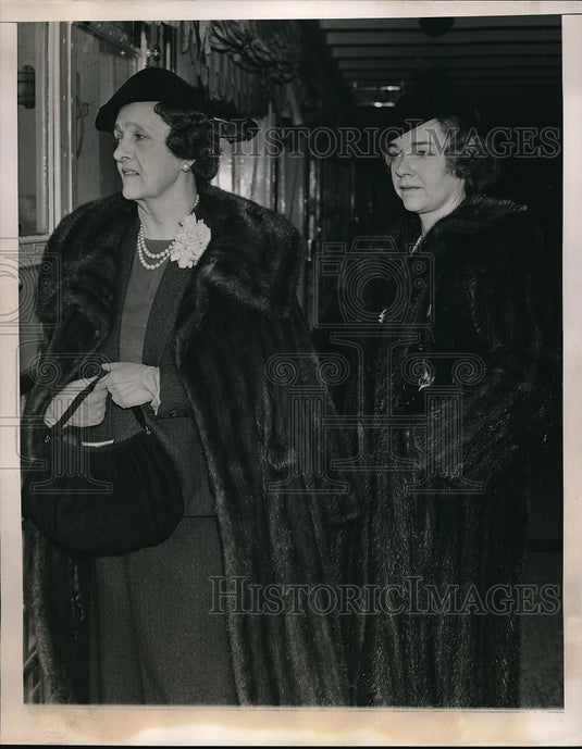 1940 Press Photo Sumner Welles, wife of the Under Sec. of State & her niece - Historic Images