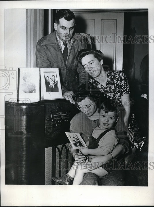 1946 family of 2 missing boys in Two Rivers, Wis (Hallett & Burke) - Historic Images