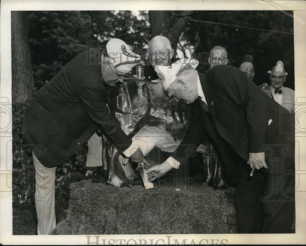 1939 Vice Pres. Garner, former Congressman Joseph Hines and - Historic Images