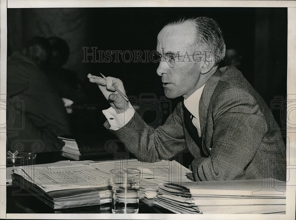 1938 C. L. Finch of the US Bureau of Agricultural Economics as he - Historic Images