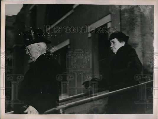 1937 VP John Nance Garner & wife in D.C. - Historic Images