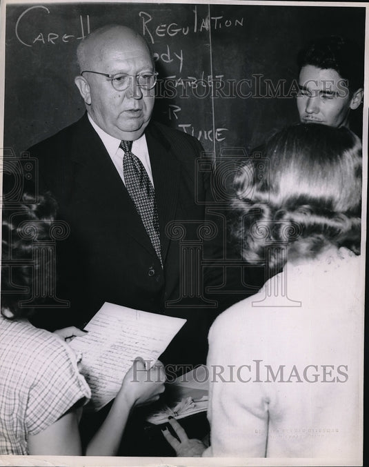 1952 Press Photo Mr William O'Brien of NEA - Historic Images
