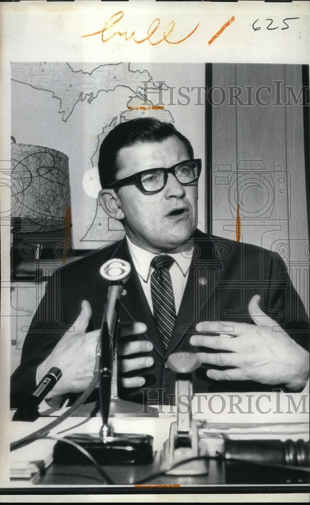 1967 Press Photo Zolton Ferenoy Chairman Of Michigan Democratic Party Resigns - Historic Images