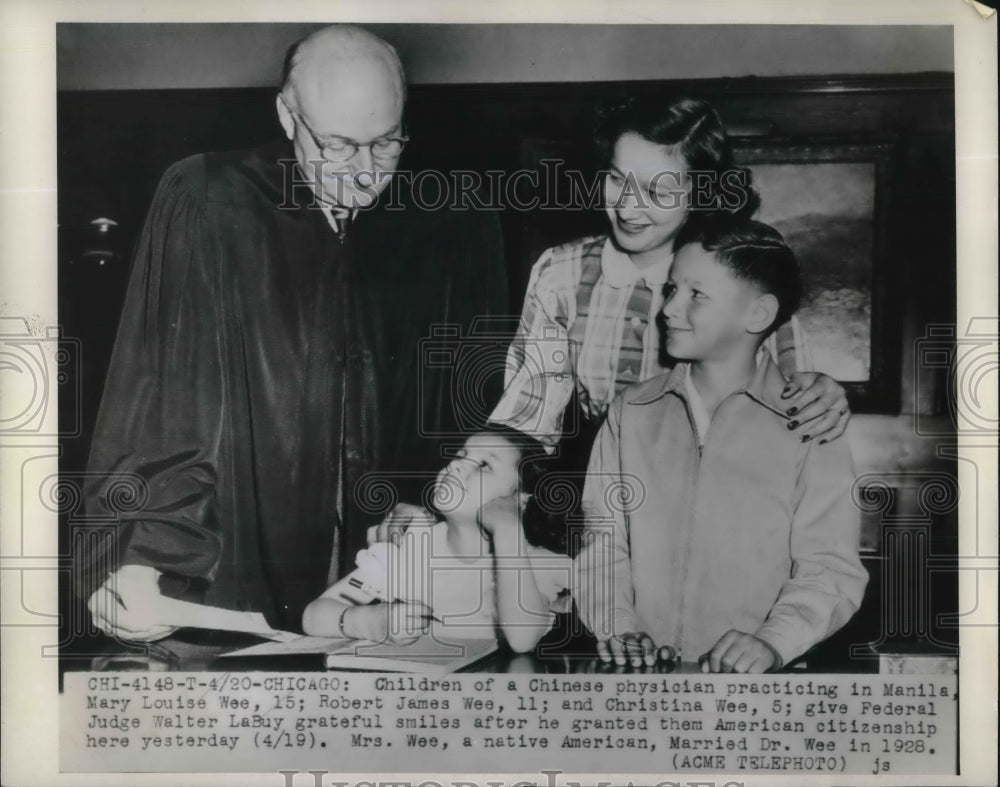 1949 Press Photo Robert, Louise &amp; Christina Wee, Judge W LaBuy &amp; Mrs Wee - Historic Images