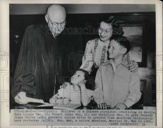 1949 Press Photo Robert, Louise & Christina Wee, Judge W LaBuy & Mrs Wee - Historic Images