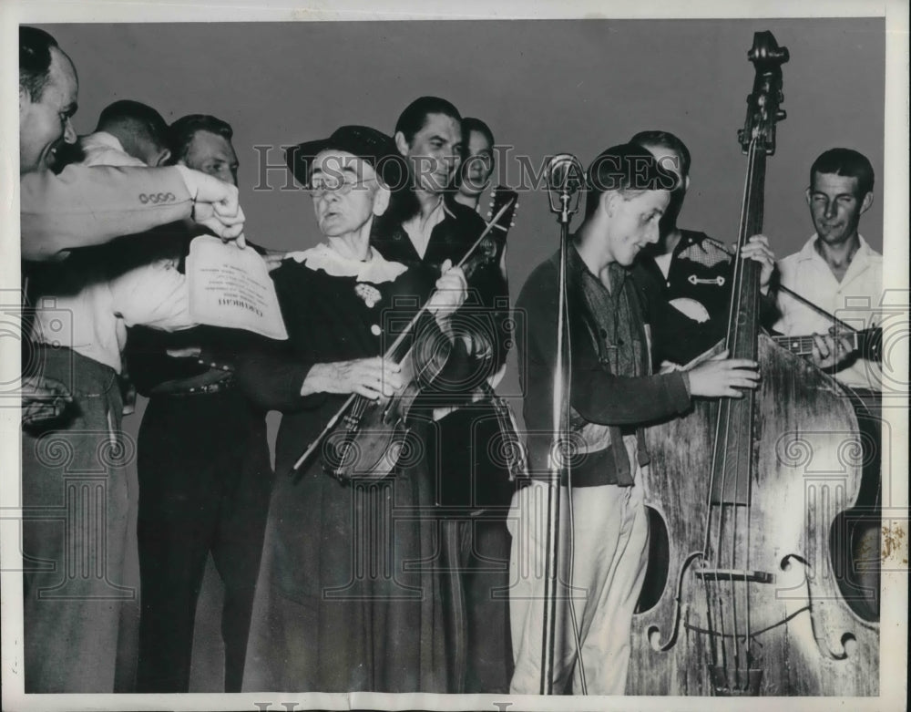 1946 Grandma Sprouse &amp; Nelbert &quot;Shorty&quot; Sprouse, Hillbilly Band - Historic Images