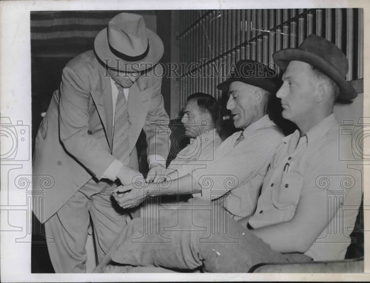 1944 Press Photo Chief W.C. O'Lee, Roy Yates Harold and Dennis-Historic Images