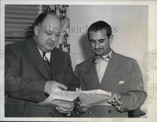 1945 C.E.O'Neil of New York Hotel discussed plan in World's Fair. - Historic Images