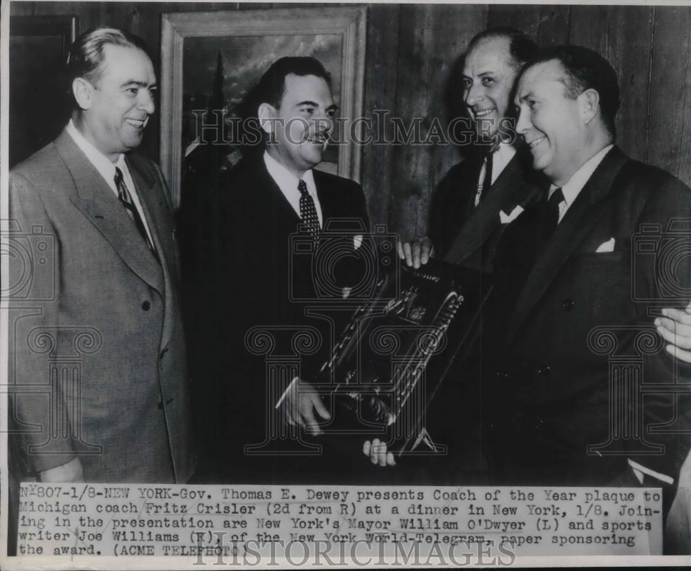 1948 Gov.Thomas E.Dewey presented Coach of the Year Plaque. - Historic Images