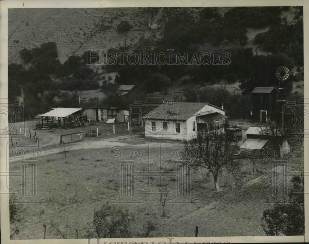 1933 Press Photo Cultivating farm in Central California that Henry Korntved - Historic Images