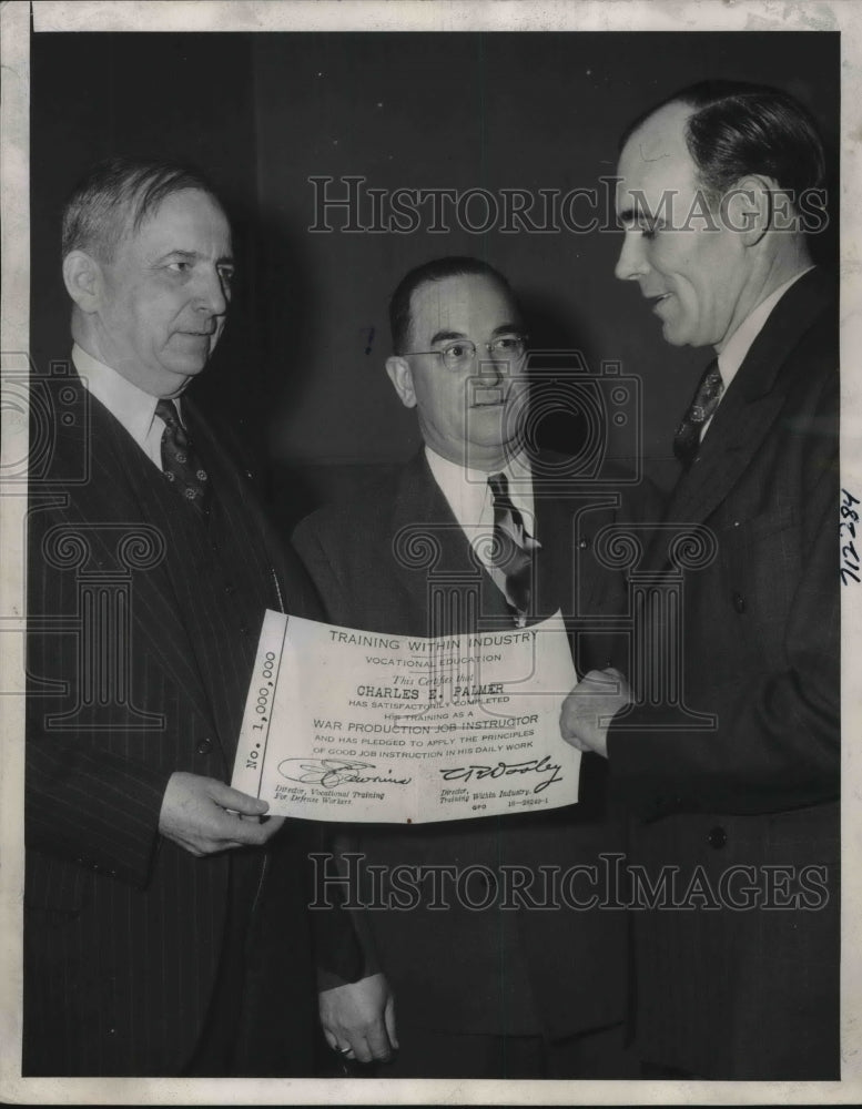 1944 Charles Palmer of Hercules Powder Comp Million TWI Receiptnant - Historic Images