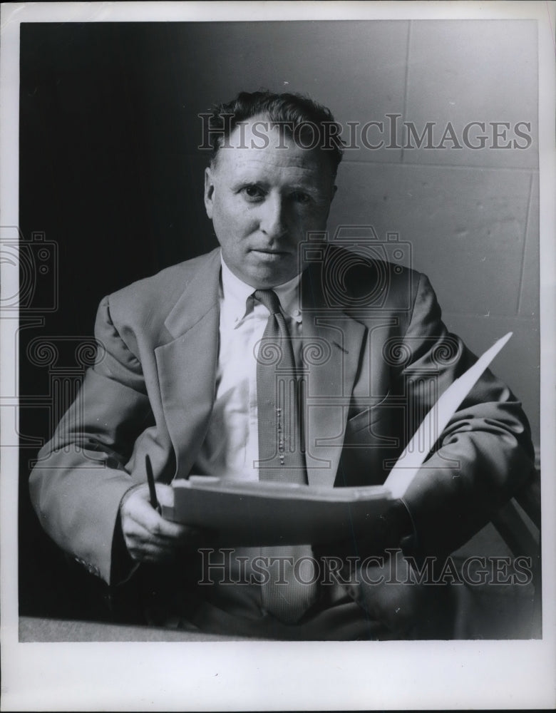 1958 Press Photo Cassius Daly, Bank Vice President - Historic Images