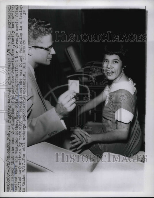 1958 Teenage Girl Refuses to Tell Who She Is Undergoing Psychiatric - Historic Images