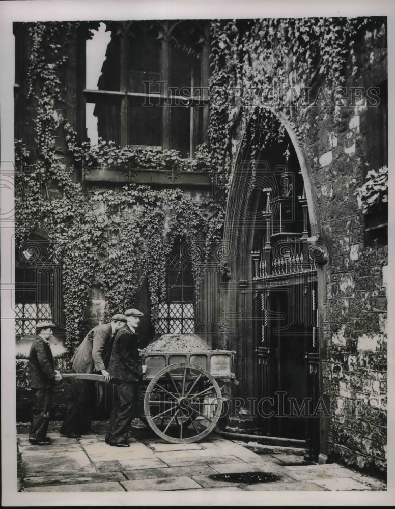 1938 Westminster Abbey Prepares for Air Raids-Historic Images