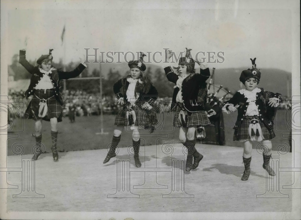 1922 Press Photo The Braemar Games in Scotland - Historic Images