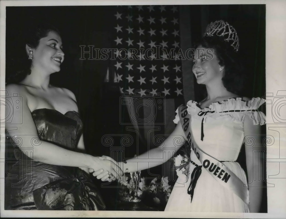 1948 Press Photo Senorta Maria De Los Angeles crowned as Cuban Radio Queen.-Historic Images