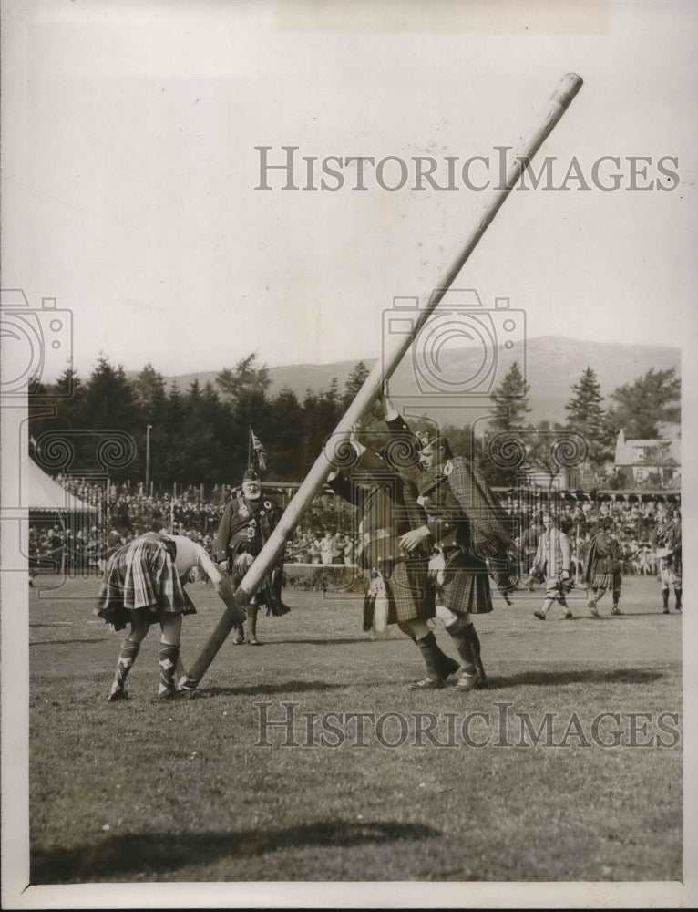 1926 View Of Event At The Braemar Highland Games - Historic Images