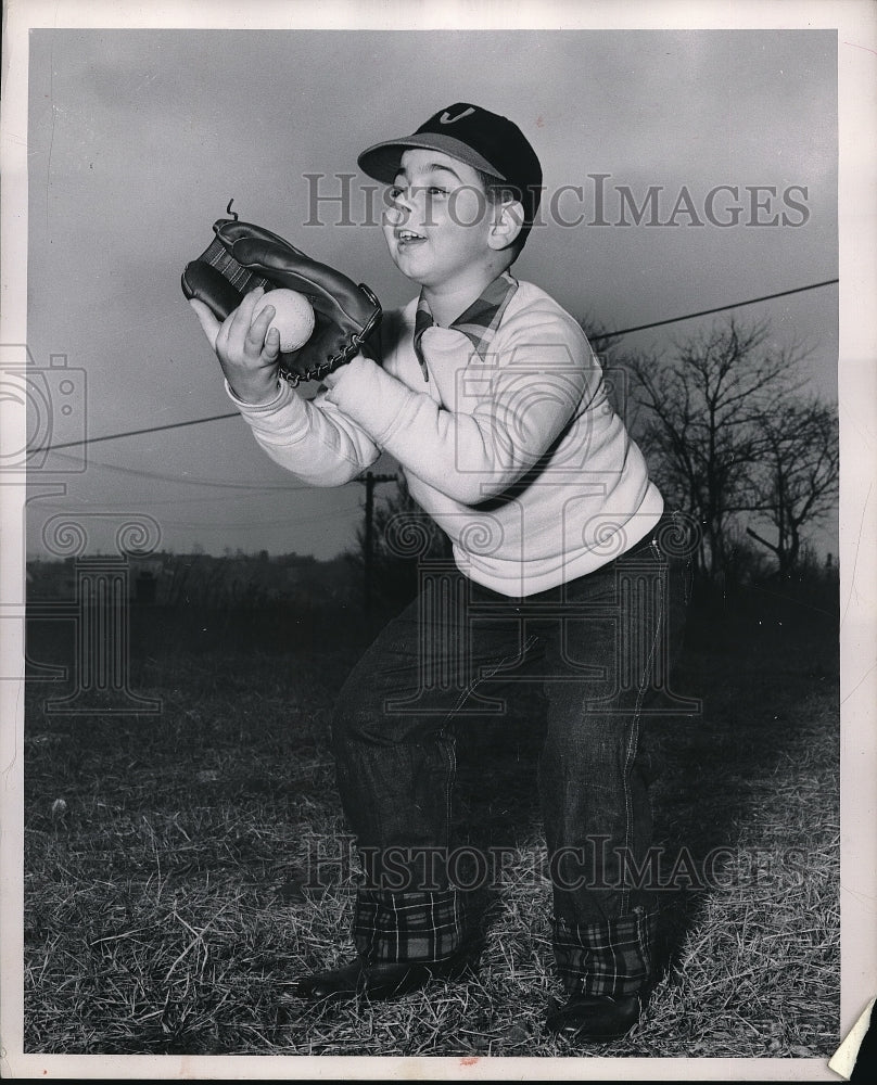 Arthur Sabatini of Ny playing baseball - Historic Images