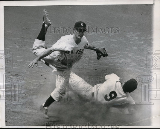 1950 Press Photo White Sox Dave Philly out st 2nd vs Yankee Gerry Coleman - Historic Images