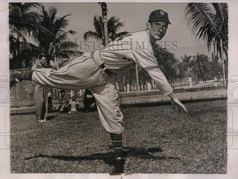 1941 Dodger pitcher James Lynn at Spring training in Fla. - Historic Images
