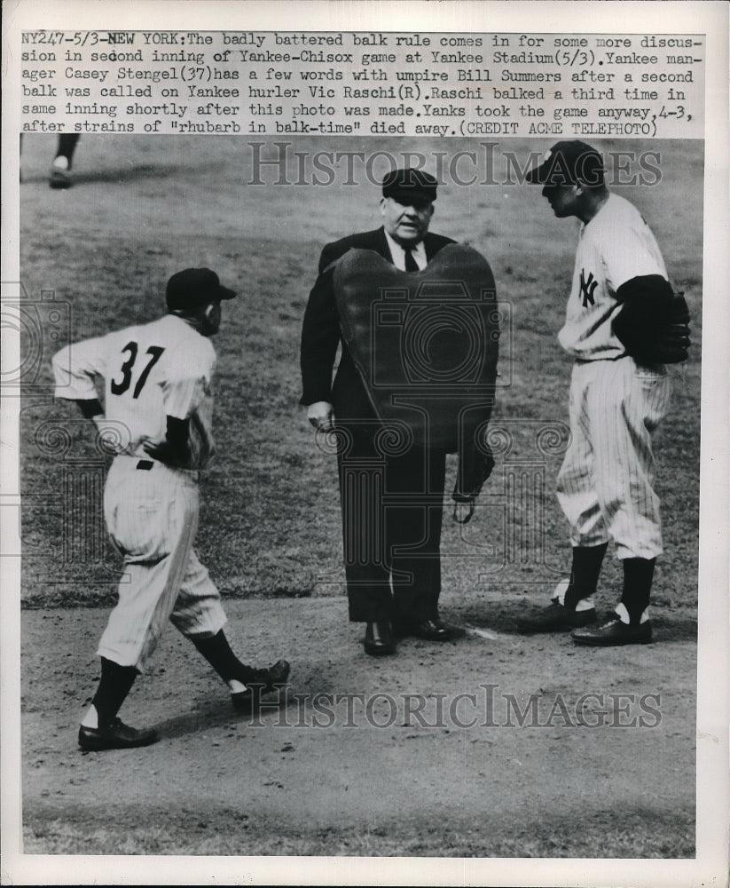 1950 Press Photo Yankee Manager Casey Stengel &amp; Umpire Bill Summers - Historic Images