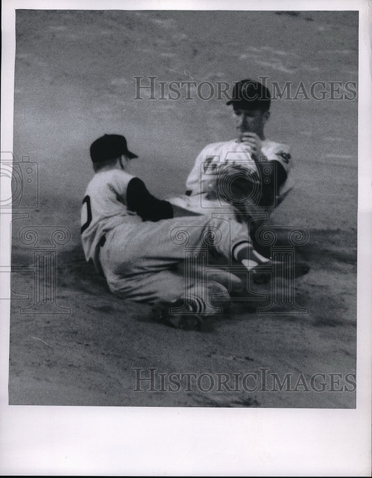 1955 Press Photo New York Yankees Tony Kubek Shortstop - Historic Images