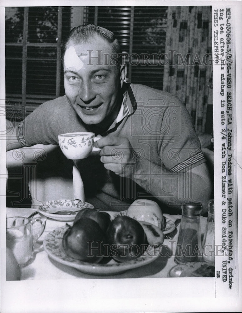 1958 Press Photo Johnny Podres after mishap in auto with Don Zimmer, D. Snider-Historic Images
