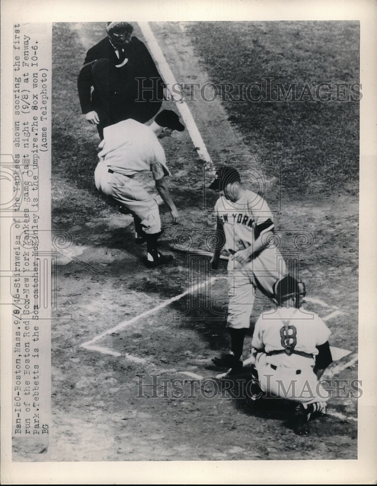 1946 Press Photo Boston Red Sox Versus New York Yankees McKniley Umpiring - Historic Images