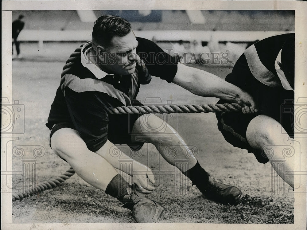 1938 Press Photo Police Sergeant Allen, Tug of War Vs Royal Army Service Corps - Historic Images