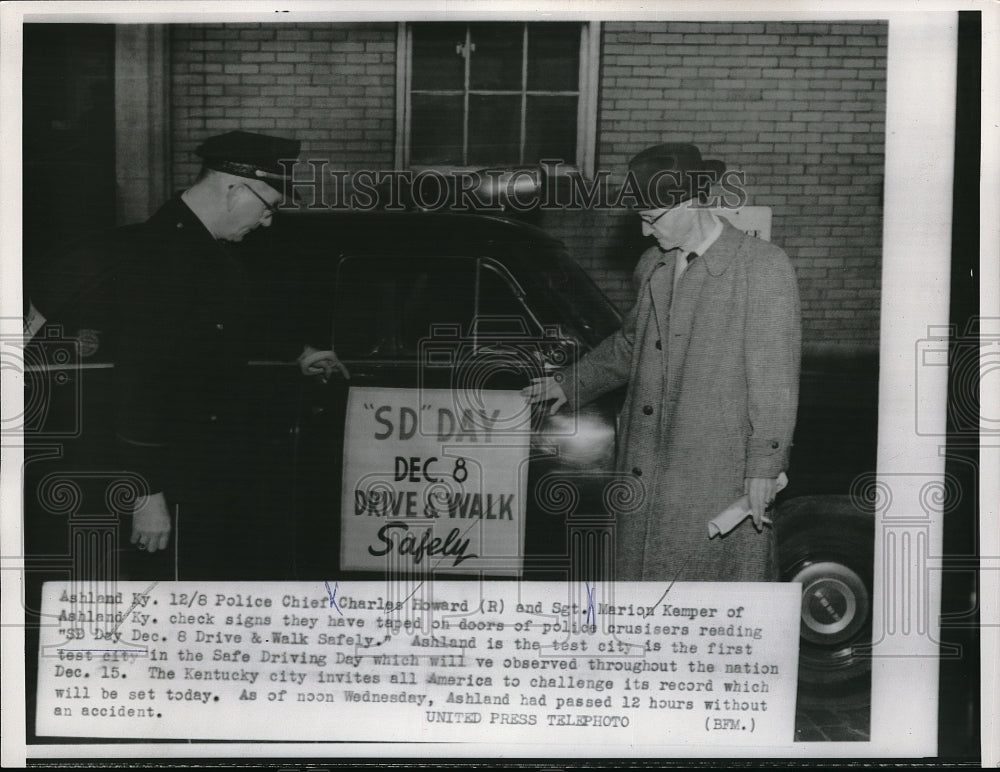 1954 Press Photo Police Chief Charles Howard and Sgt Marion Kemper - Historic Images