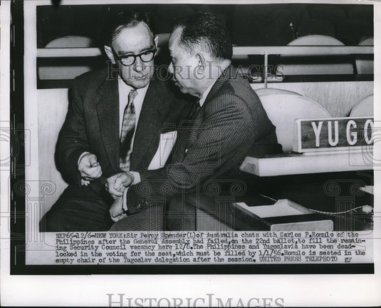 1955 Press Photo Australia's Sir Percy Spender chats with Philippines' Carlos - Historic Images