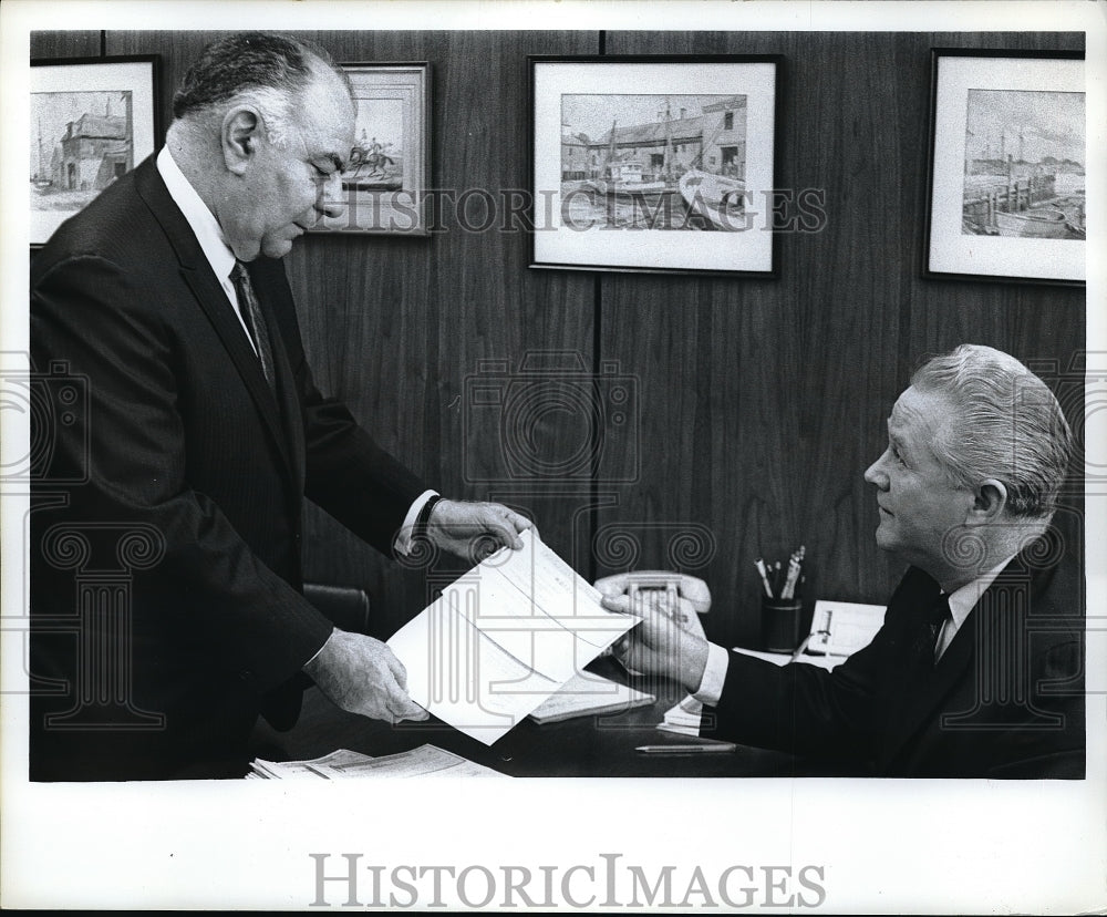 1969 Press Photo Thomas Fitzgerald assistant treasurer - Historic Images