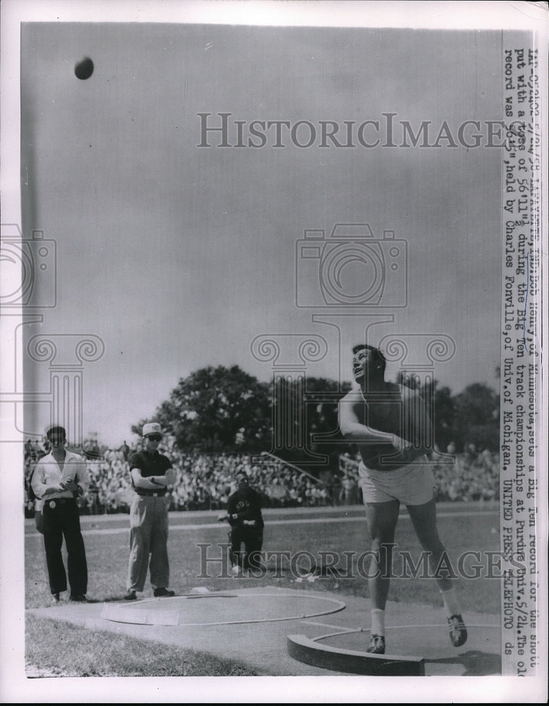 1958 Press Photo Bob Henry of Minnesota Sets Record For Shotput - Historic Images