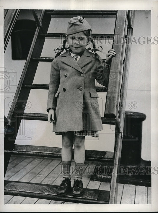 1939 Press Photo 5 Year Old Marietta Labastille On Board SS Santa Maria - Historic Images