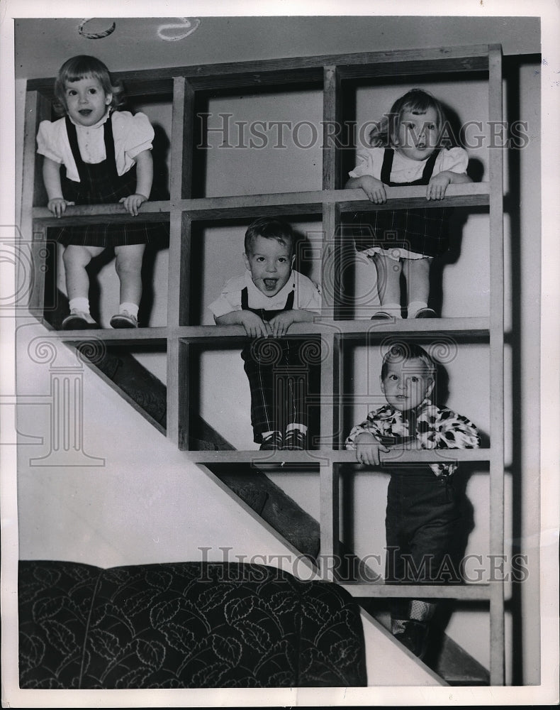 1954 Press Photo Triplets Sharon, Stevie &amp; Susan Smith Celebrate Their Birthday - Historic Images