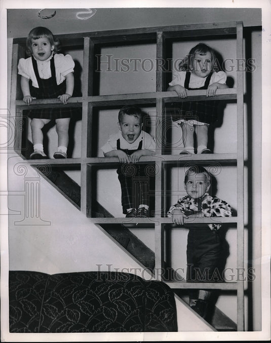 1954 Press Photo Triplets Sharon, Stevie & Susan Smith Celebrate Their Birthday - Historic Images