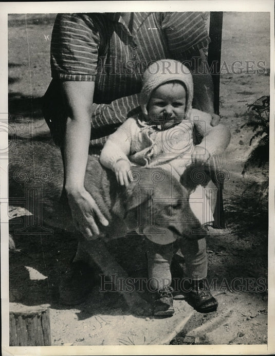 1934 Press Photo Two-year old Floyd Fiddler Jr. missing from his Pine Lake home - Historic Images