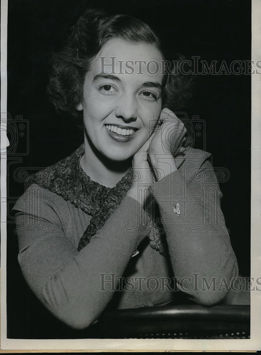 1933 May Haskell "Sweetest Little Gal" at University of Chicago - Historic Images