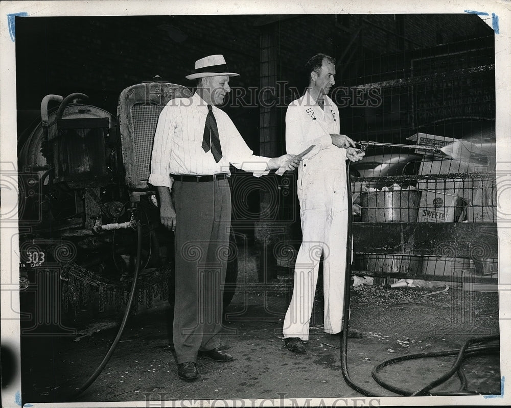 1946 Press Photo Moline Illinois M.B. Ball James Lindquist - Historic Images
