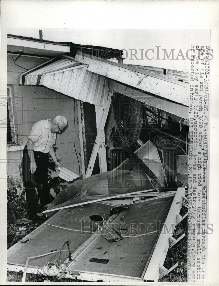 1964 Press Photo Dt Petersburg, Fla. Harvey Hulse &amp; wreckage from storm - Historic Images