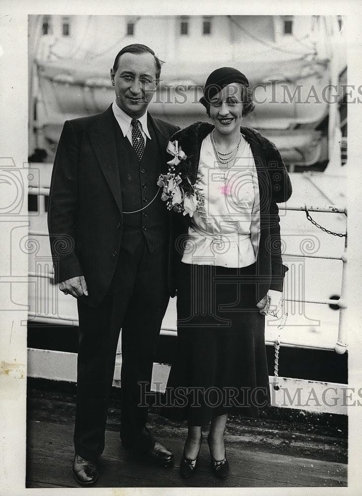 1931 Baritone Desire Defrene and wife married in S.S. Paris - Historic Images