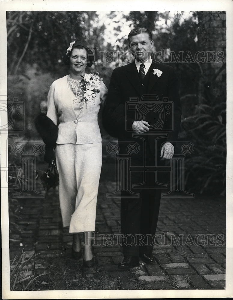 1935 Press Photo Mr. and Mrs. Donald Davis Wedding at Santa Barbara Los Angeles. - Historic Images