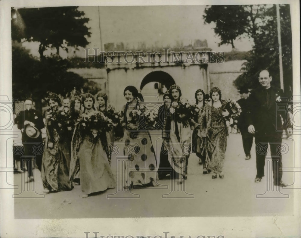 1930 Friar members of the reception committee at Lueca Tuscany,Italy - Historic Images