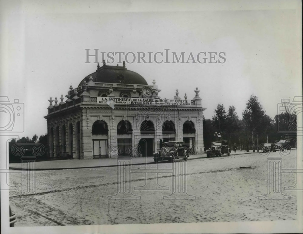 1933 Bijou Little Station at the end of Te Avenue Du Bois in Paris - Historic Images