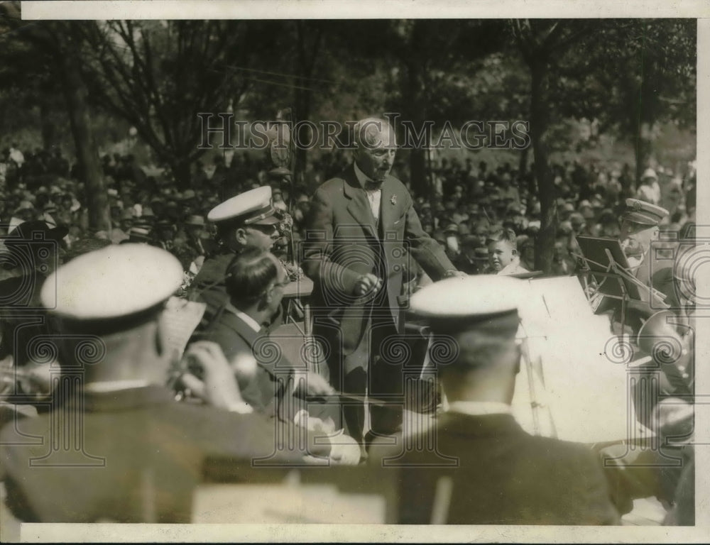 1928 Galush Cole celebrates his 102nd birthday in Memorial Park - Historic Images